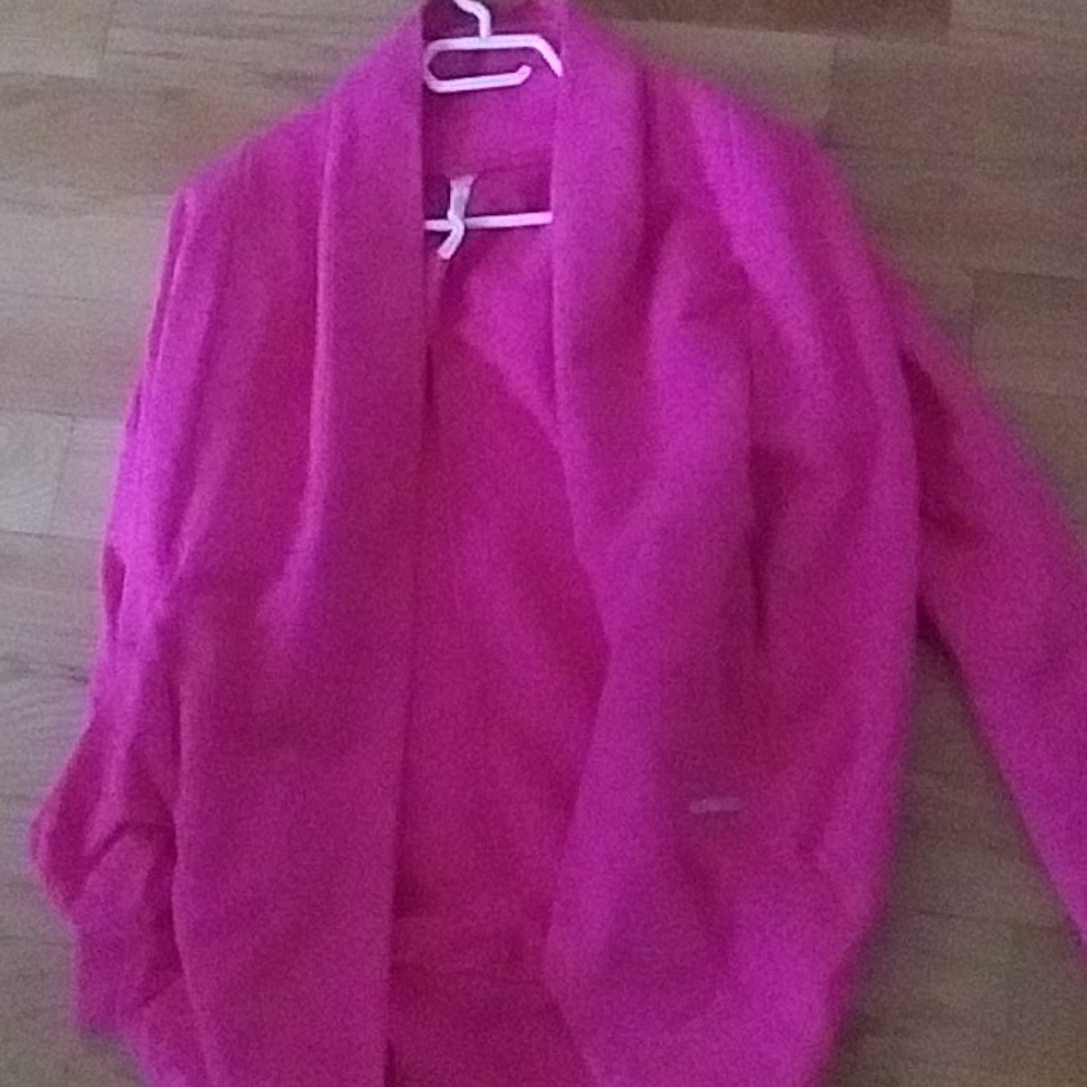 One tooth active wear sweater